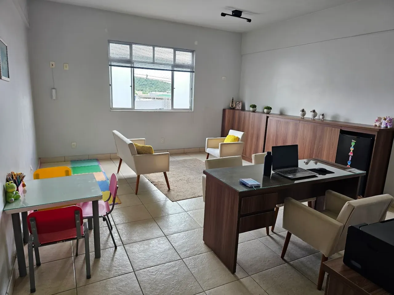Consultório de neuropsicologia infantil em Itaúna MG - Thalita Rodrigues